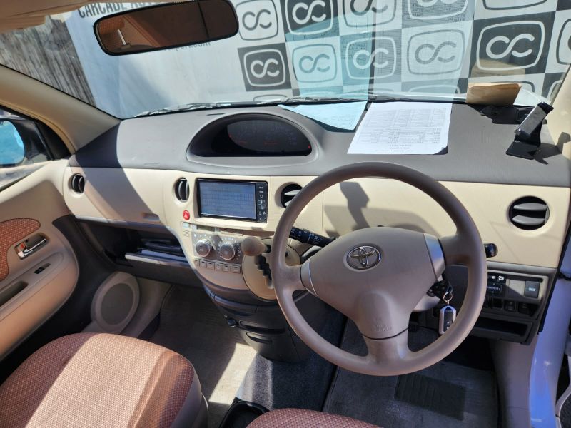  30366  TOYOTA SIENTA  2011  