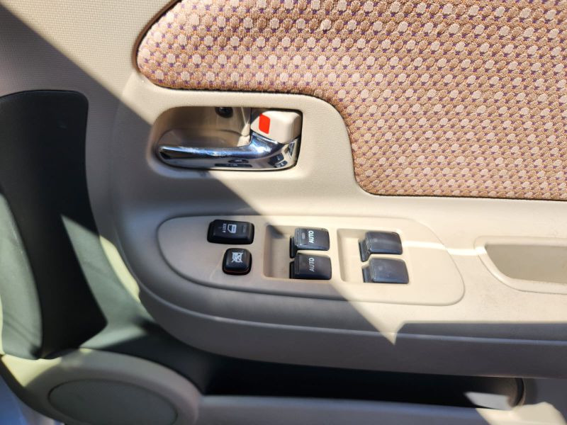  30366  TOYOTA SIENTA  2011  