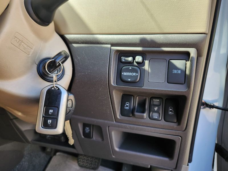  30366  TOYOTA SIENTA  2011  