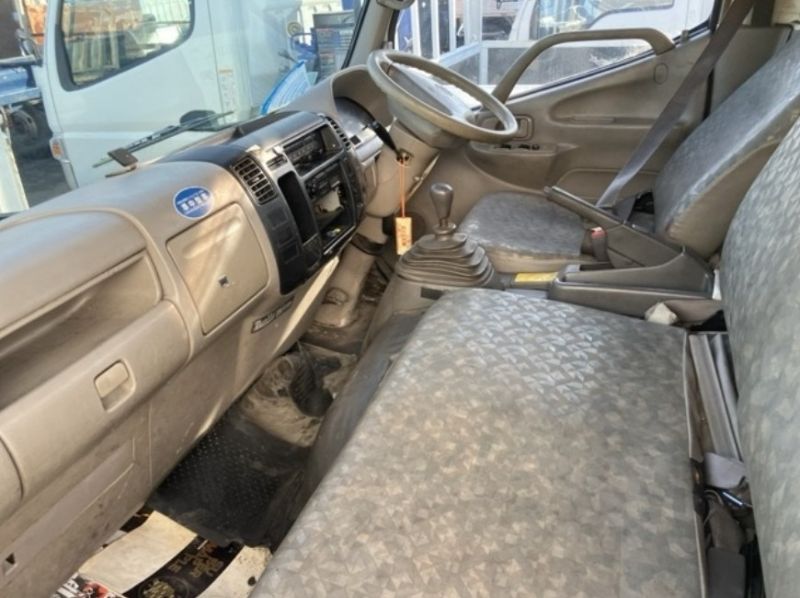  30367  HINO DUTRO  2003  