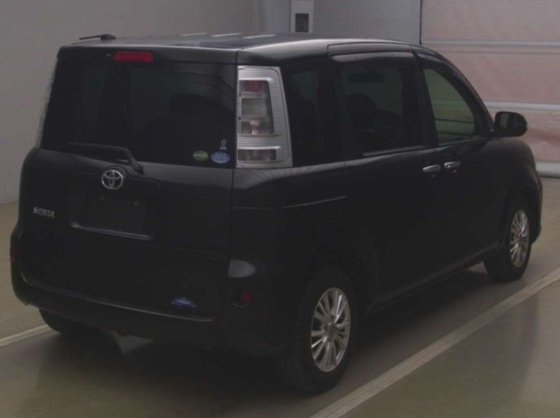  30370  TOYOTA SIENTA  2015  