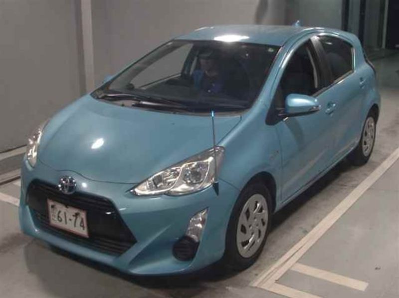  30377  TOYOTA AQUA  2016  