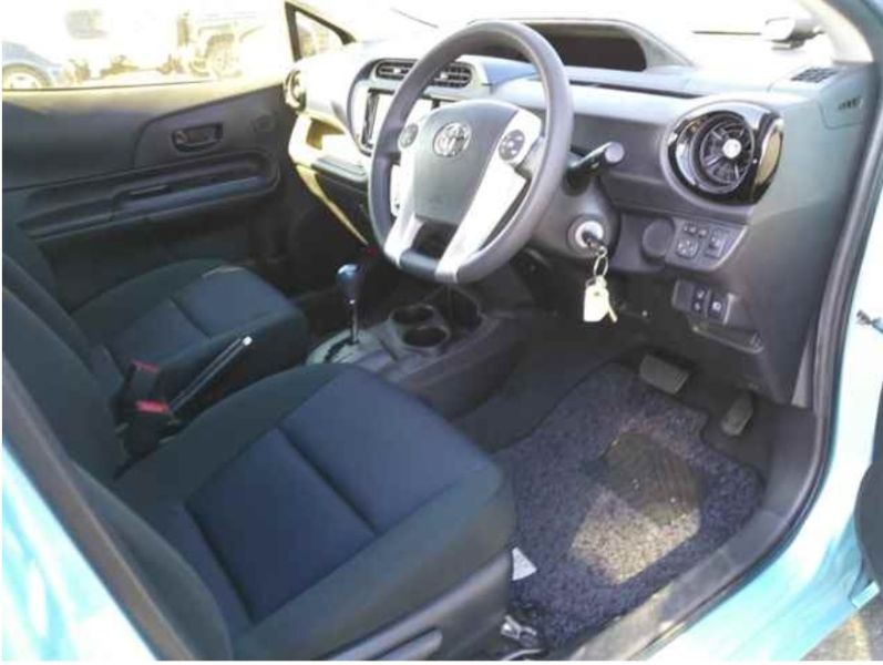  30377  TOYOTA AQUA  2016  