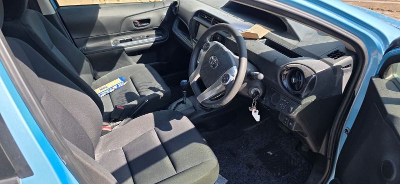  30377  TOYOTA AQUA  2016  