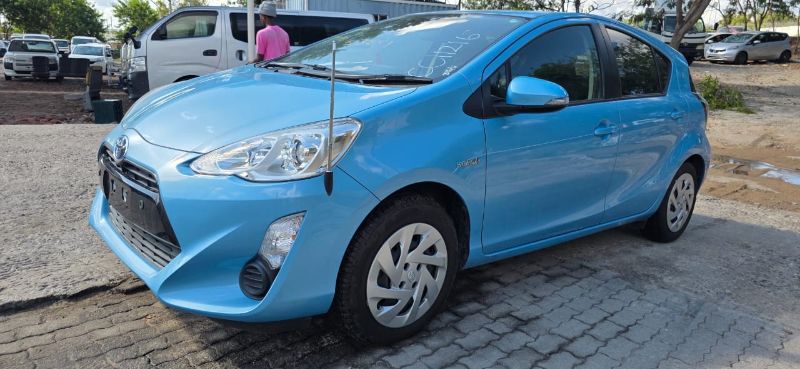  30377  TOYOTA AQUA  2016 