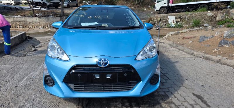  30377  TOYOTA AQUA  2016  