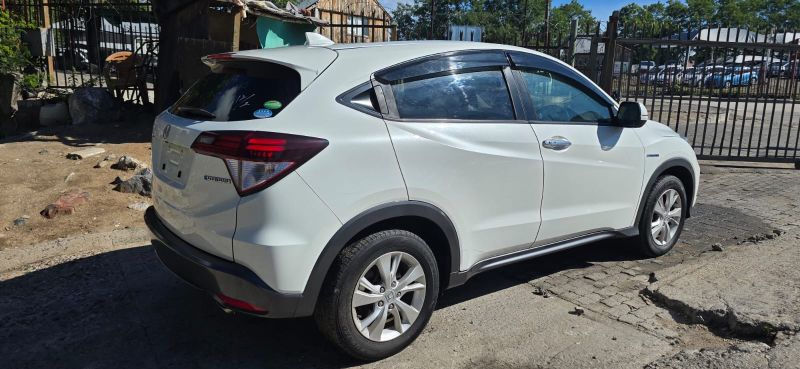  30381  HONDA VEZEL  2016  