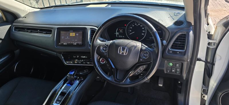  30381  HONDA VEZEL  2016  