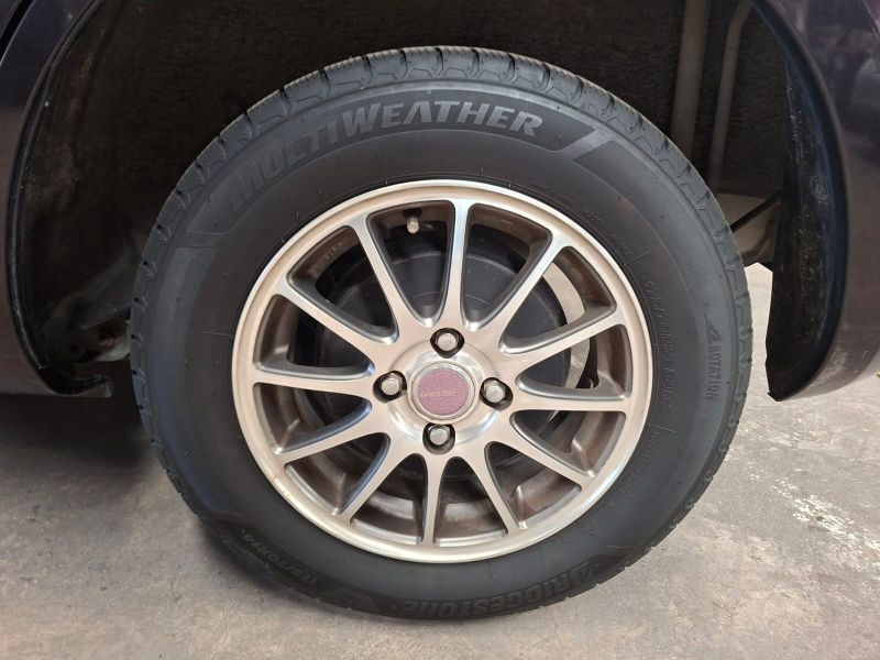  30389  TOYOTA SIENTA  2015  