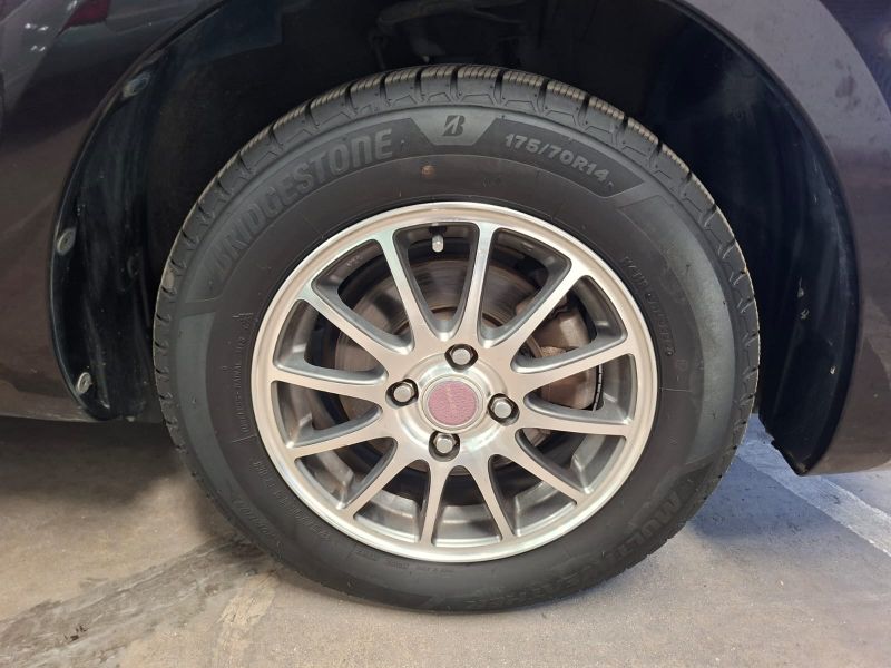  30389  TOYOTA SIENTA  2015  
