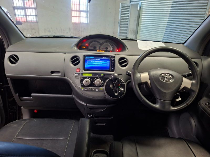  30389  TOYOTA SIENTA  2015  