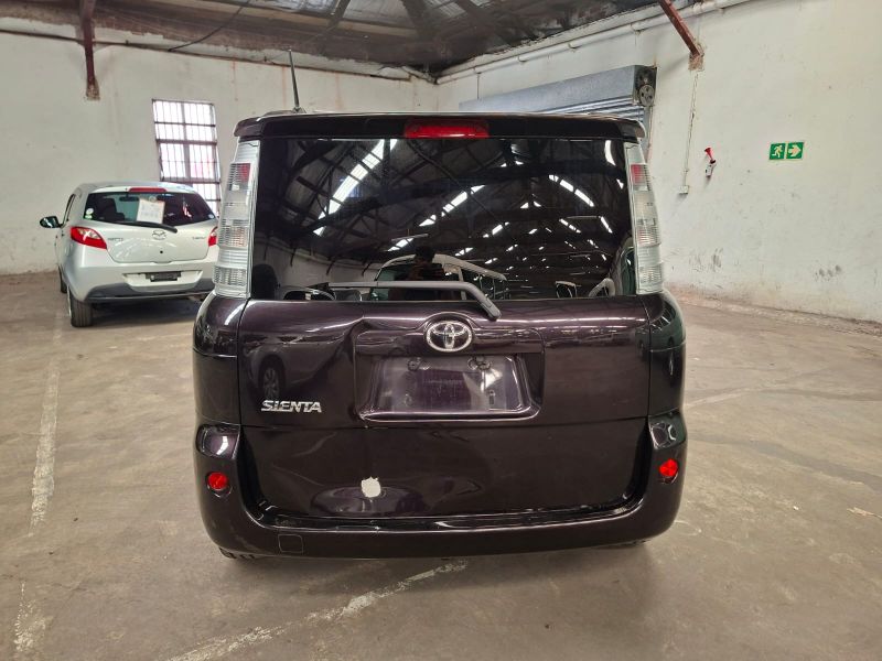  30389  TOYOTA SIENTA  2015  