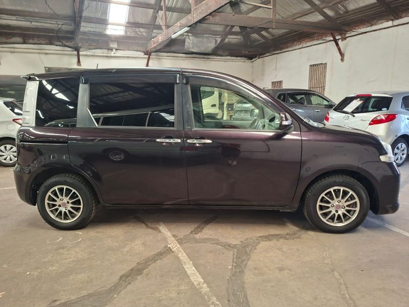  30389  TOYOTA SIENTA  2015  