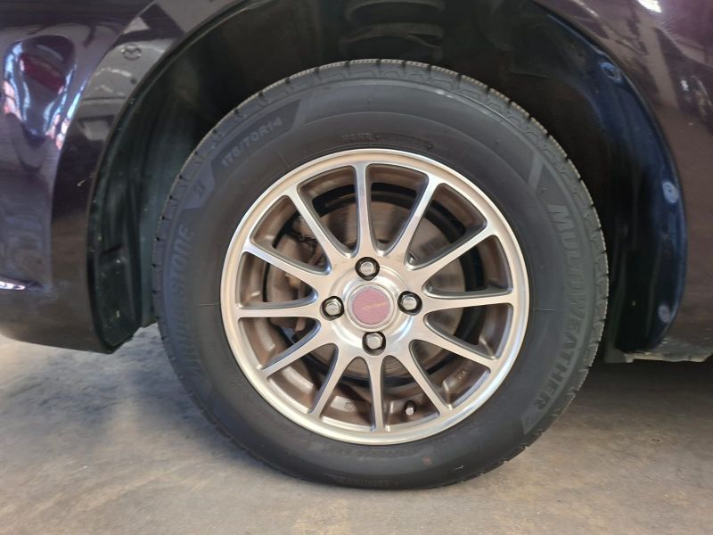  30389  TOYOTA SIENTA  2015  