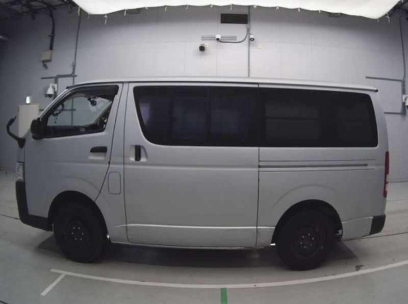  30393  TOYOTA HIACE  2016  