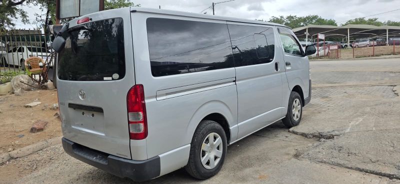  30393  TOYOTA HIACE  2016  