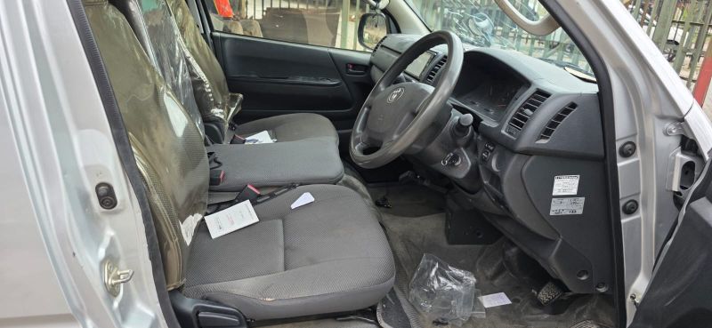  30393  TOYOTA HIACE  2016  
