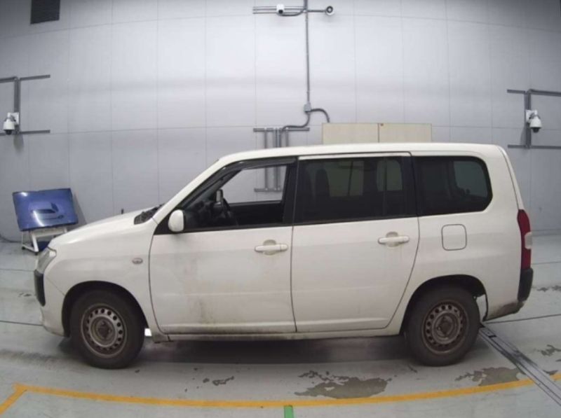  30394  TOYOTA PROBOX  2017  