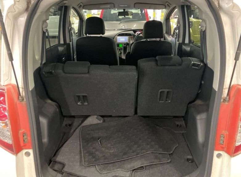  30398  TOYOTA RACTIS  2010  