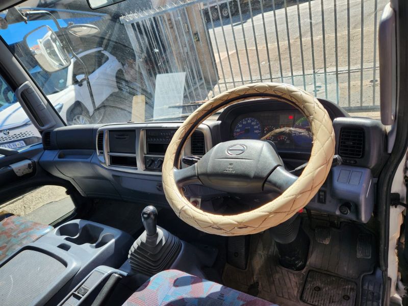  30405  HINO RANGER  2003  