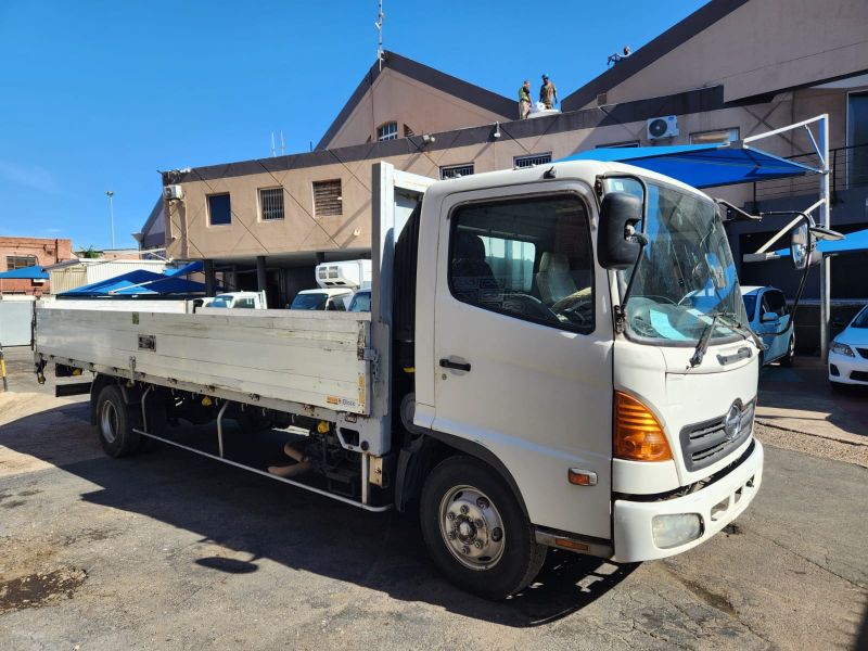  30405  HINO RANGER  2003  