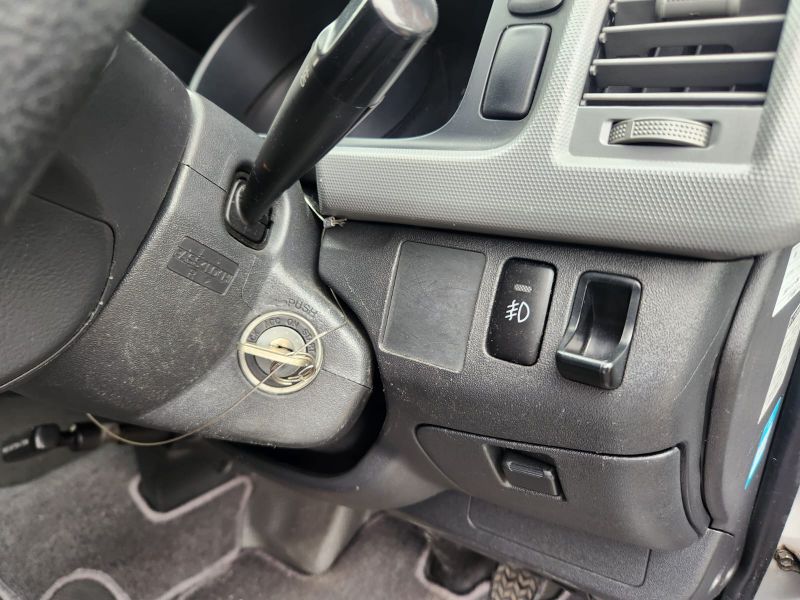  30411  TOYOTA HIACE  2005  