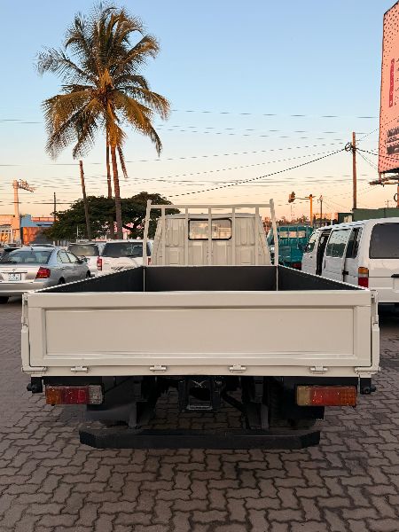  30413  TOYOTA DYNA  1994  