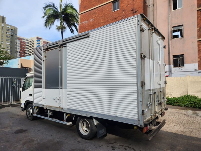  30414  HINO DUTRO  2009  