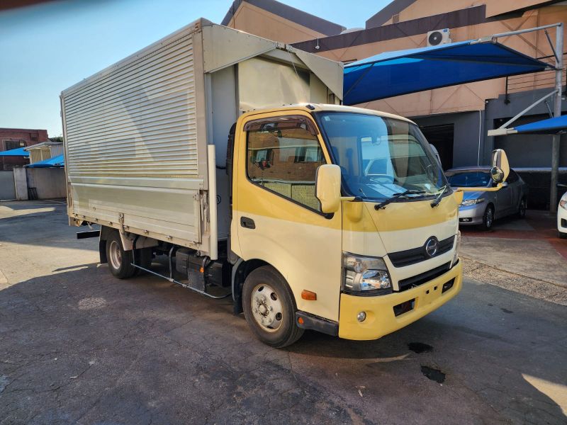  30415  HINO DUTRO  2012  