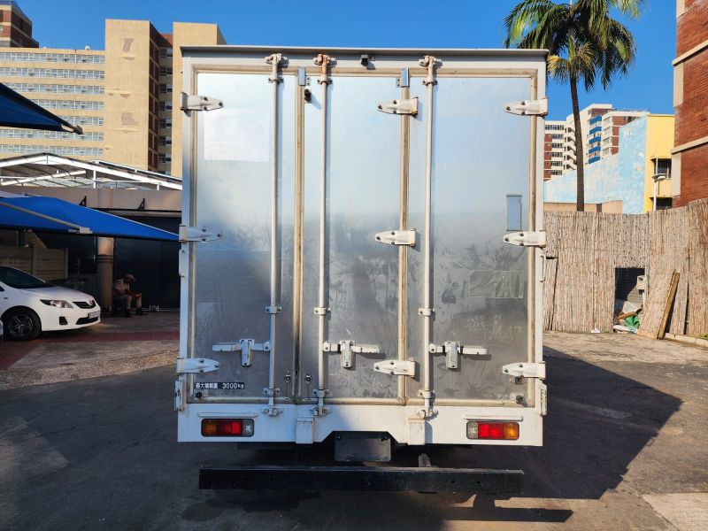  30415  HINO DUTRO  2012  