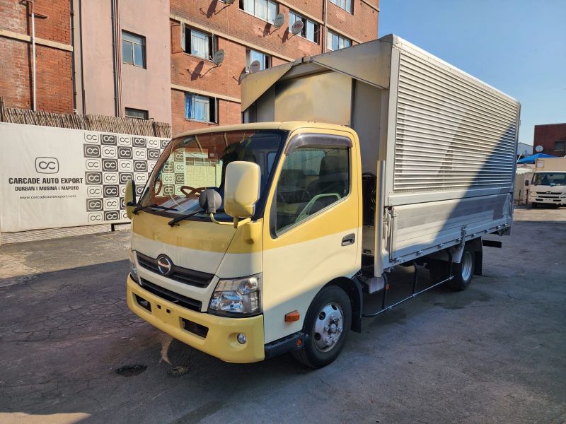  30415  HINO DUTRO  2012 