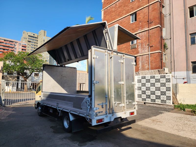  30415  HINO DUTRO  2012  