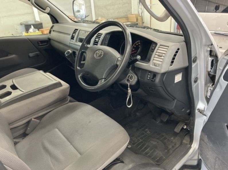 30416  TOYOTA HIACE  2008  