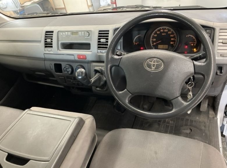  30416  TOYOTA HIACE  2008  
