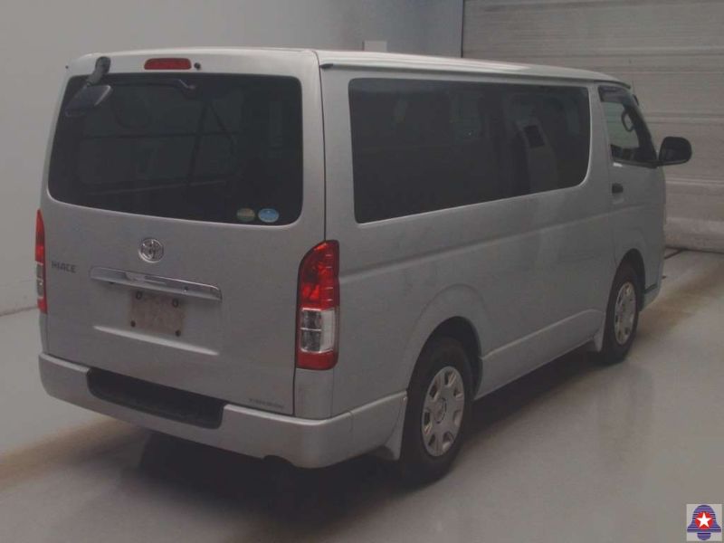  30417  TOYOTA HIACE  2017  