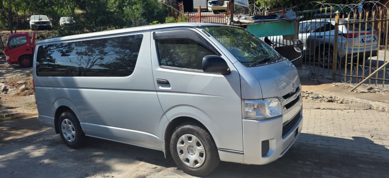  30417  TOYOTA HIACE  2017  