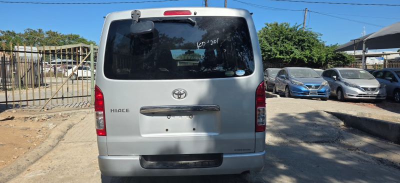  30417  TOYOTA HIACE  2017  