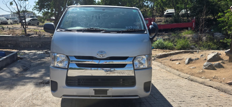  30417  TOYOTA HIACE  2017  