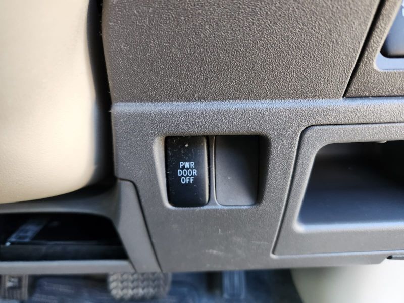  30419  TOYOTA SIENTA  2012  