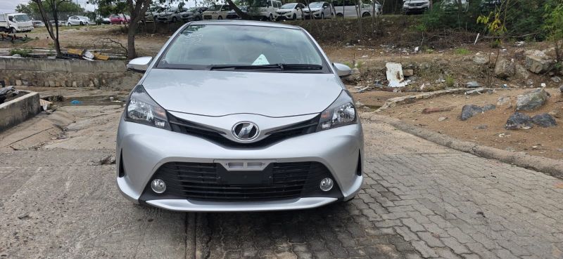  30421  TOYOTA VITZ  2016  