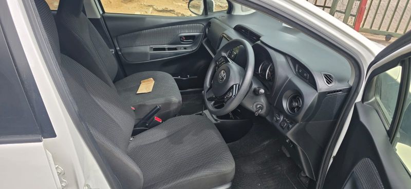  30434  TOYOTA VITZ  2017  