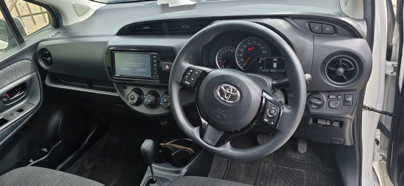  30434  TOYOTA VITZ  2017  