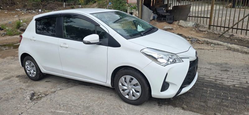  30434  TOYOTA VITZ  2017  