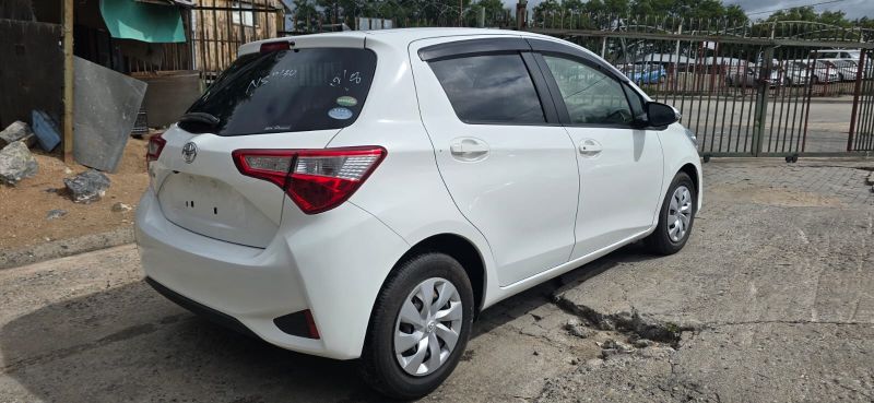  30434  TOYOTA VITZ  2017  