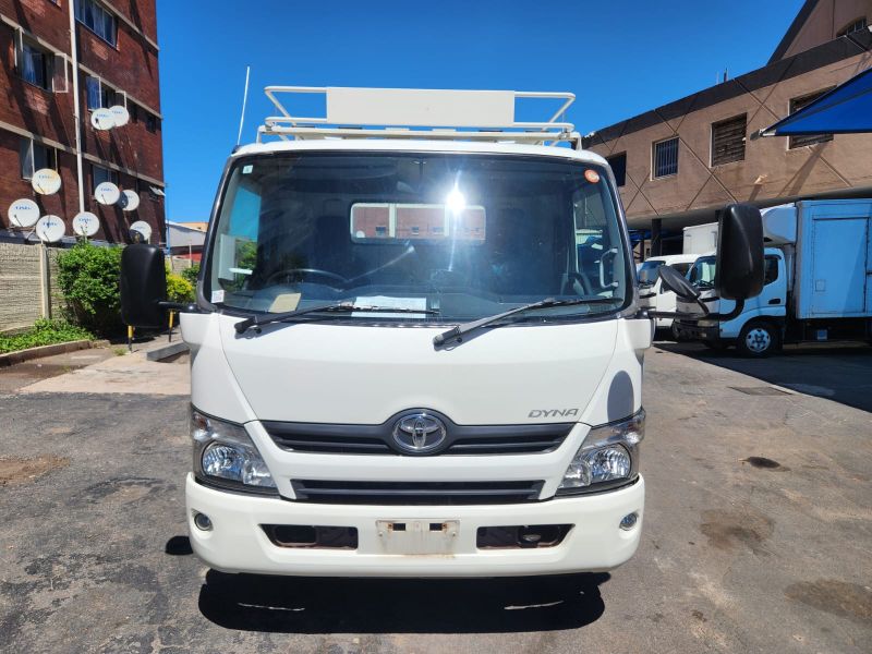  30437  TOYOTA DYNA  2014  