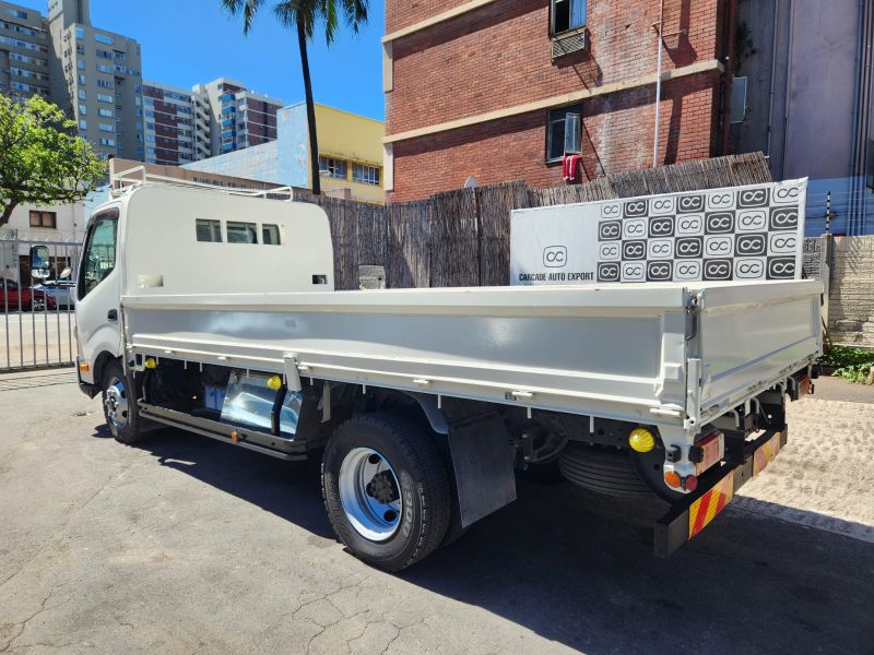  30437  TOYOTA DYNA  2014  