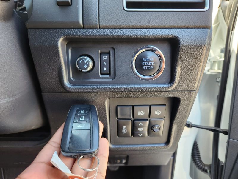  30441  TOYOTA LANDCRUISER PRADO  2017  