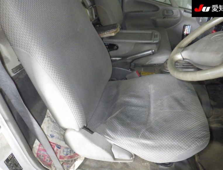  30450  HINO DUTRO  2006  