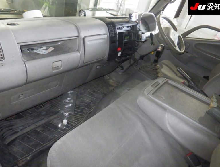  30450  HINO DUTRO  2006  