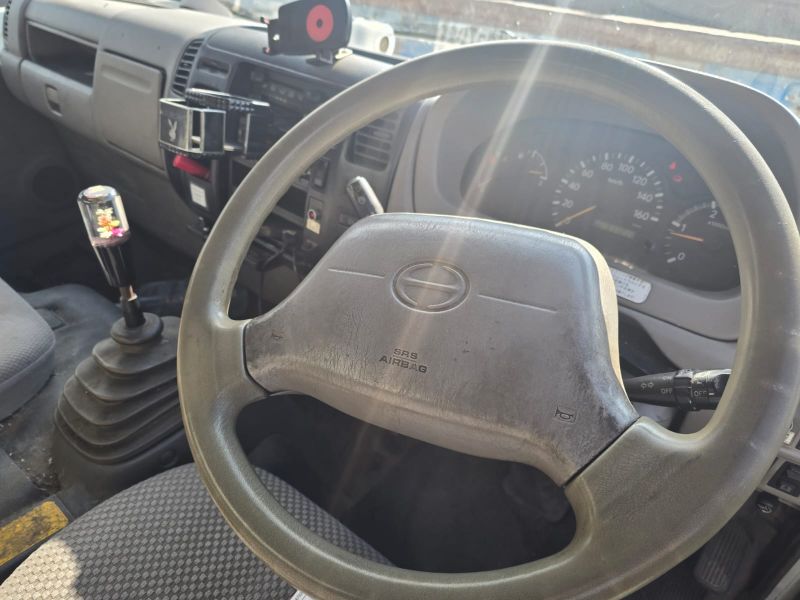  30450  HINO DUTRO  2006  